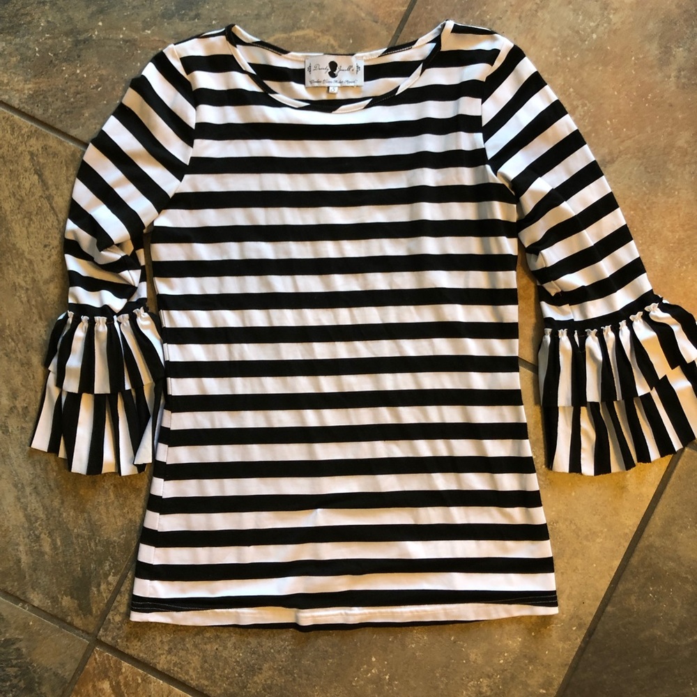 Dainty Jewell’s layering top